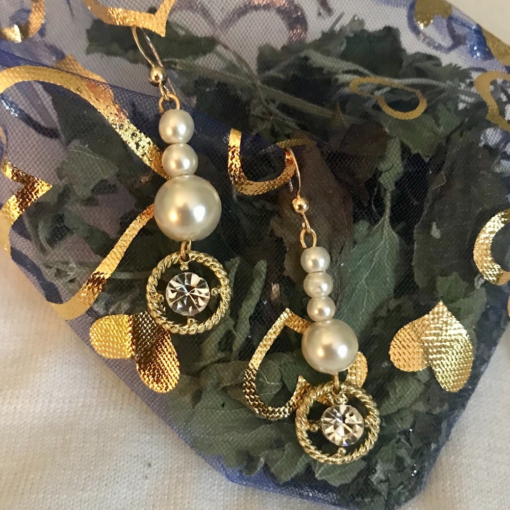 Pearl, sparkle and ears.